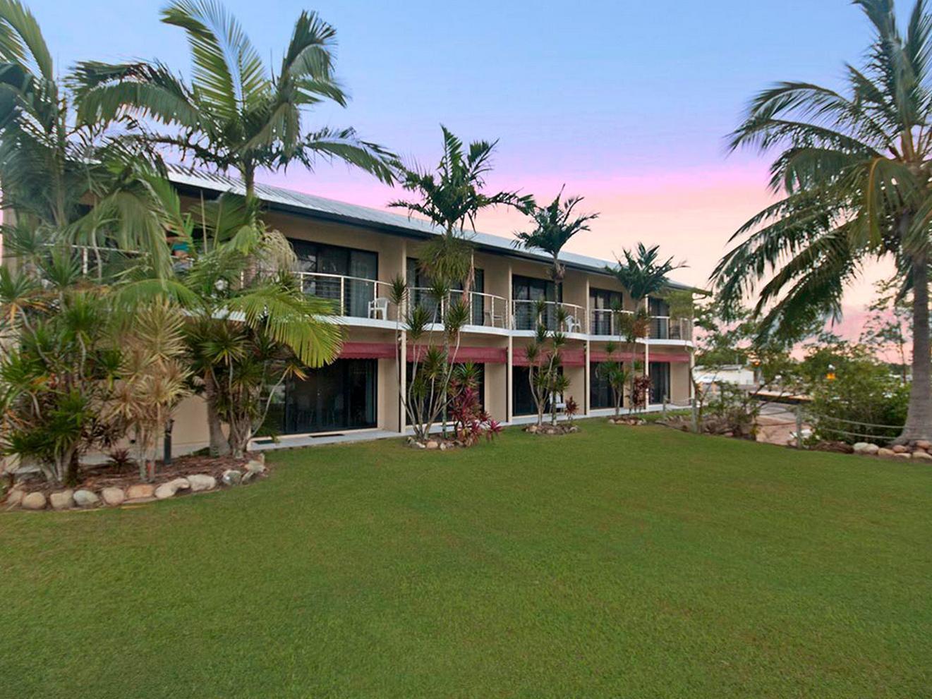 Hinchinbrook Marine Cove Resort Lucinda Esterno foto