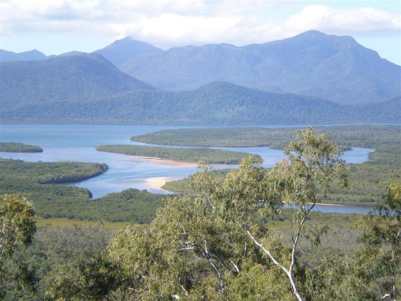 Hinchinbrook Marine Cove Resort Lucinda Esterno foto